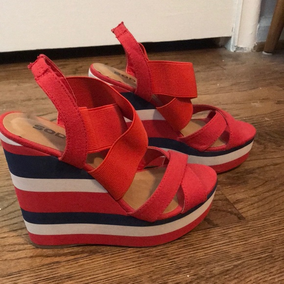 red white and blue wedges
